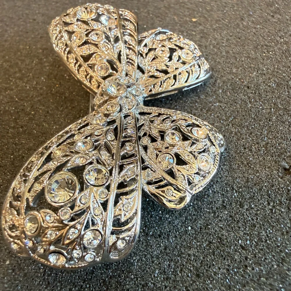 Nolan Miller Glamour 2001 Amore’ Bow‎ Pin Brooch Vintage Rhinestones Bridal 3”